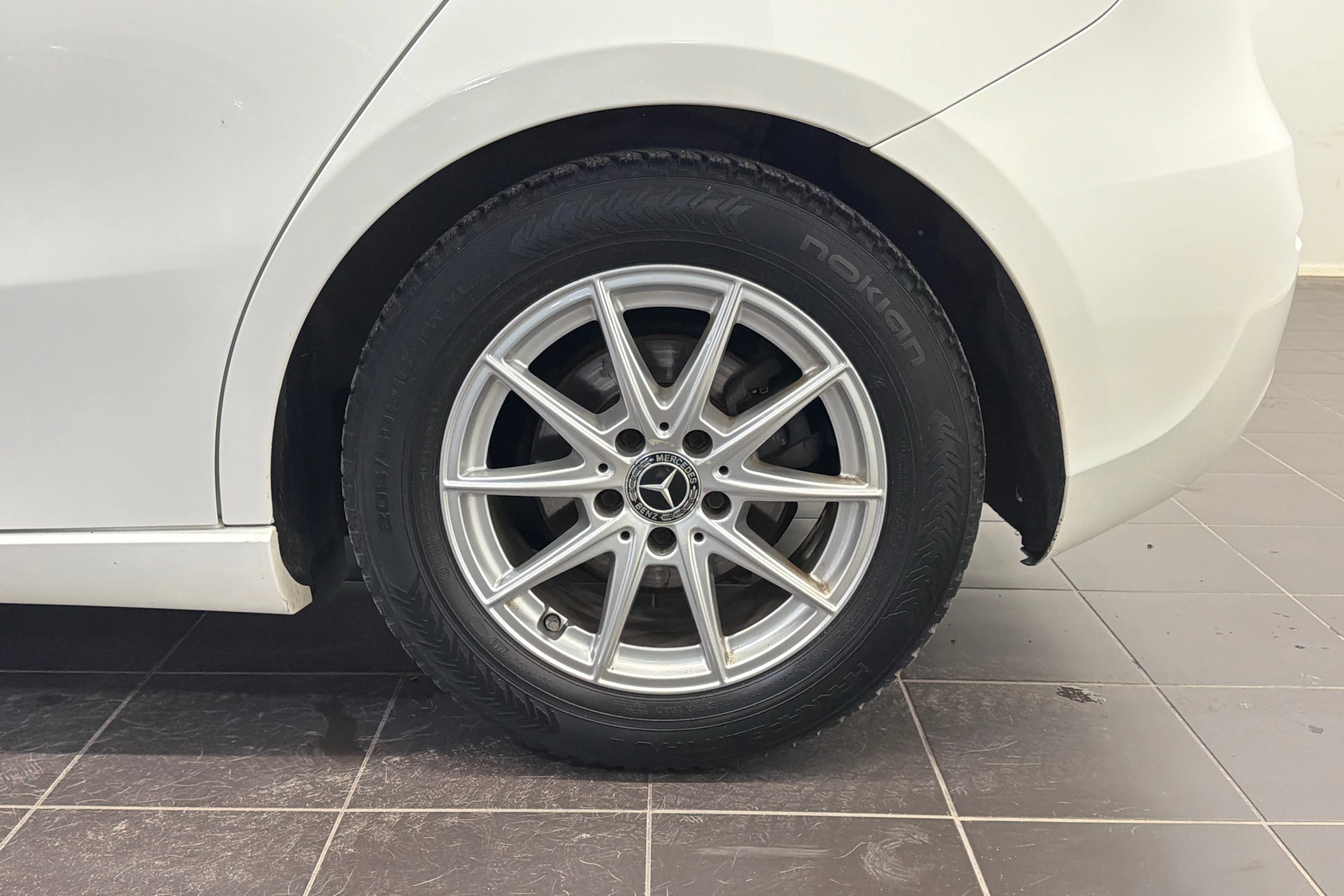 valkoinen Mercedes-Benz A 2019 kuva 10.