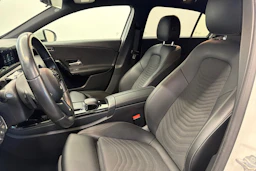 valkoinen Mercedes-Benz A 2019 kuva 12.