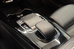 valkoinen Mercedes-Benz A 2019 kuva 14.