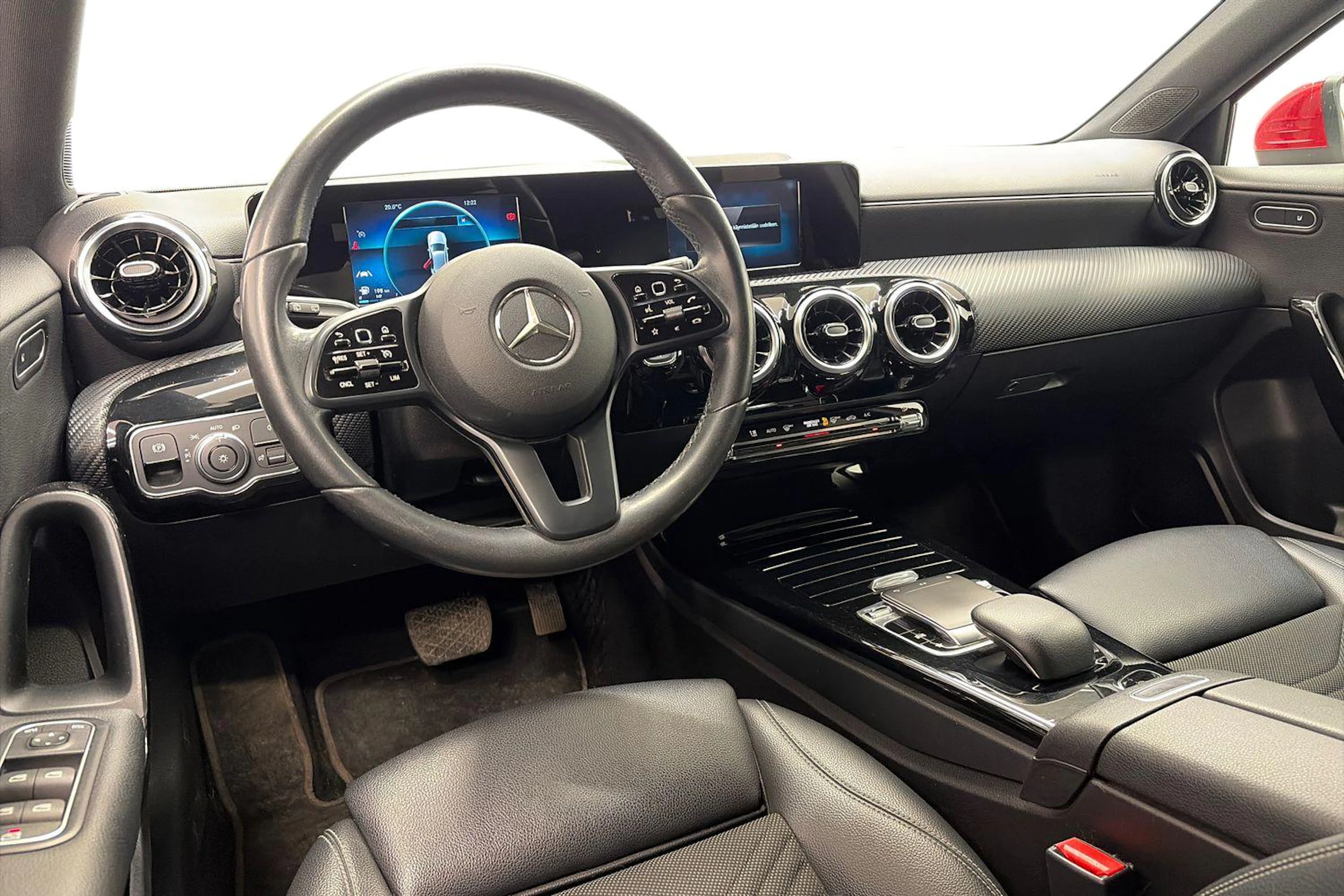 punainen Mercedes-Benz A 2018 kuva 6.