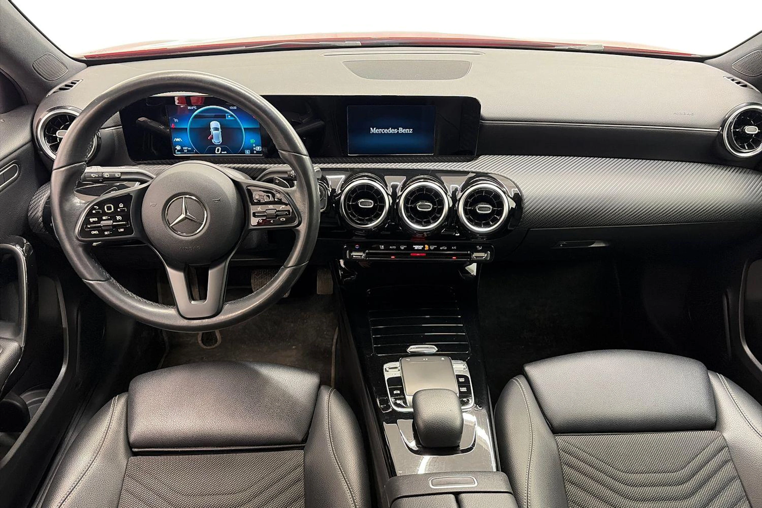 punainen Mercedes-Benz A 2018 kuva 7.