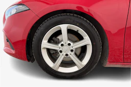 punainen Mercedes-Benz A 2018 kuva 9.