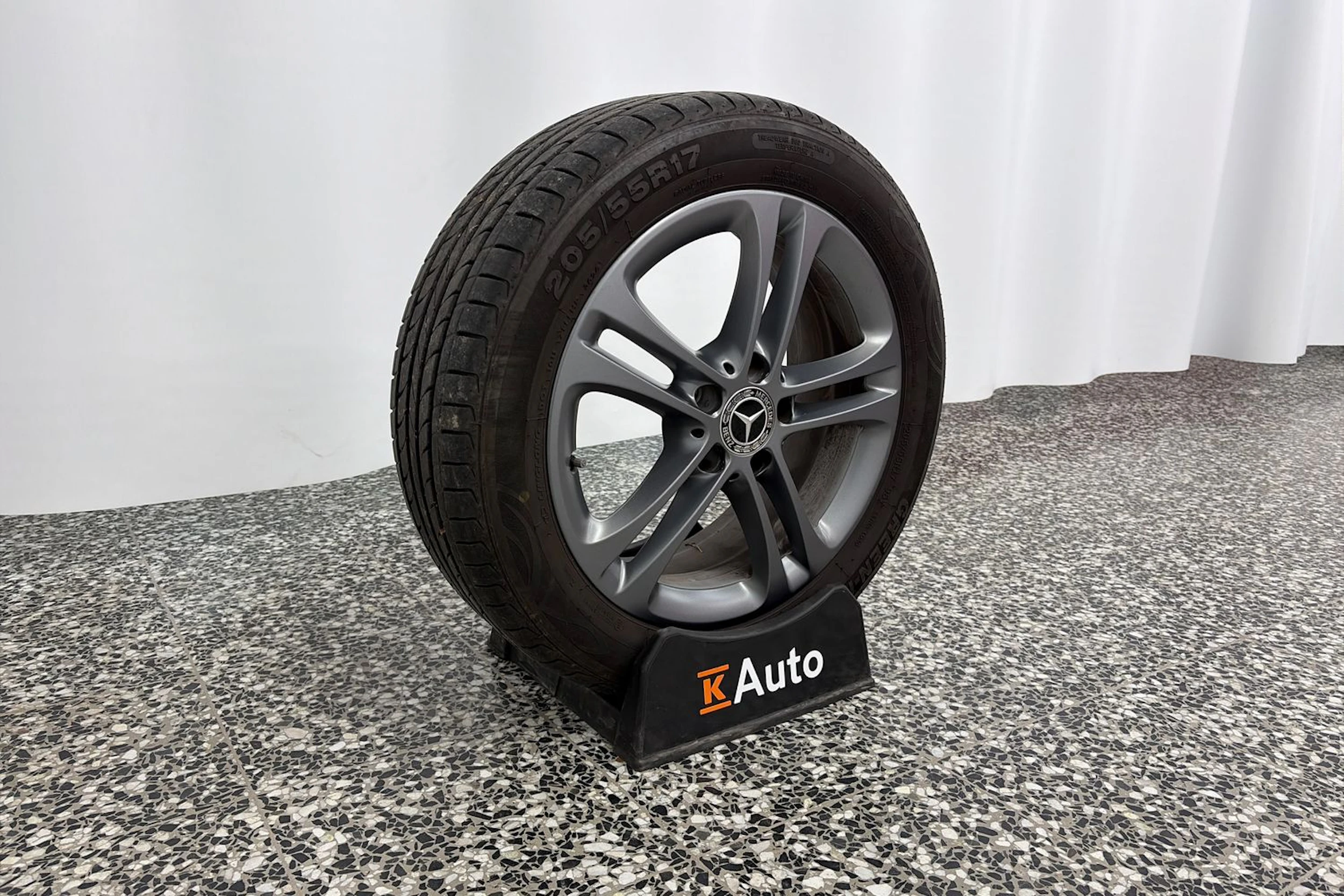 punainen Mercedes-Benz A 2018 kuva 10.