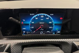 punainen Mercedes-Benz A 2018 kuva 13.