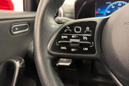 punainen Mercedes-Benz A 2018 kuva 14.