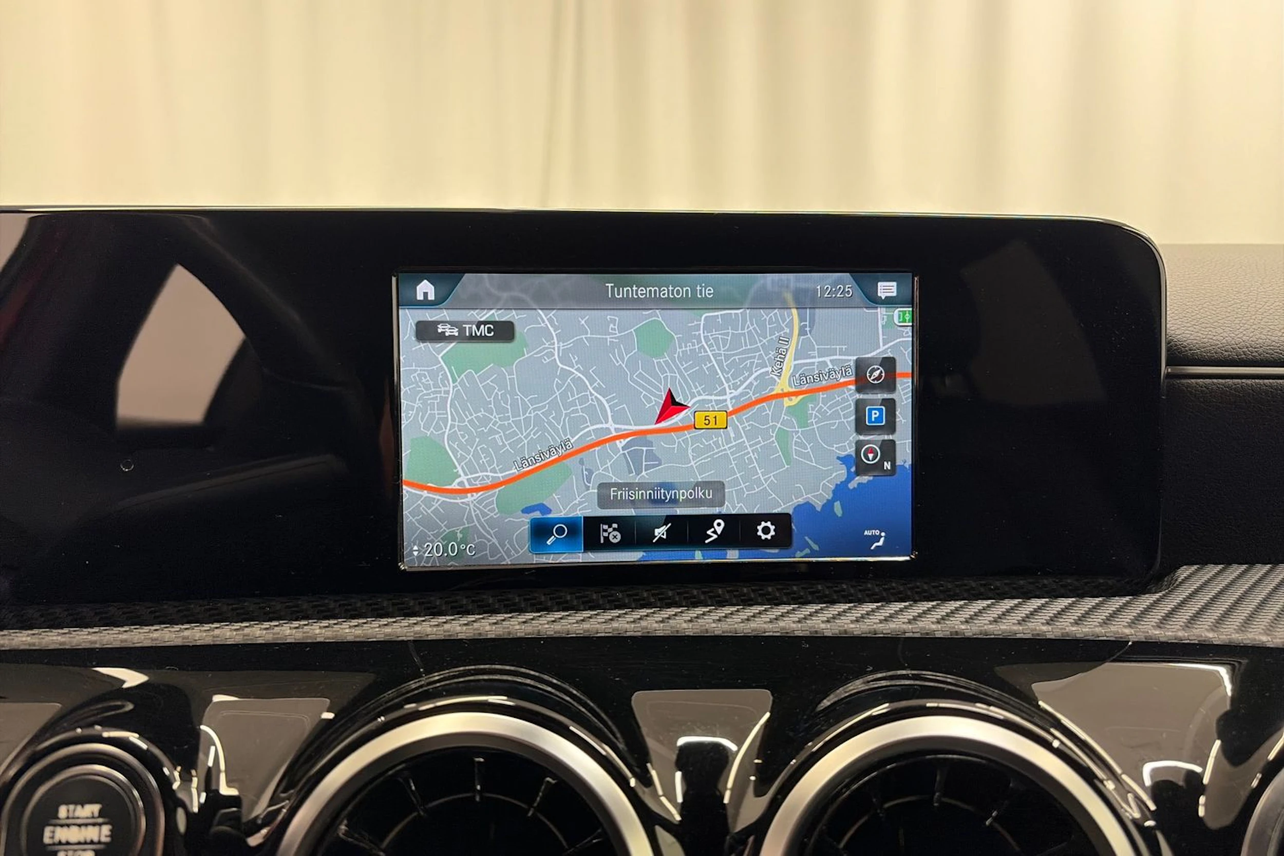 punainen Mercedes-Benz A 2018 kuva 16.