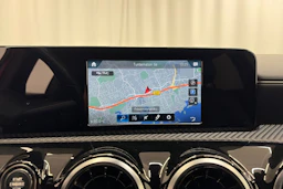 punainen Mercedes-Benz A 2018 kuva 16.