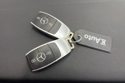 punainen Mercedes-Benz A 2018 kuva 23.