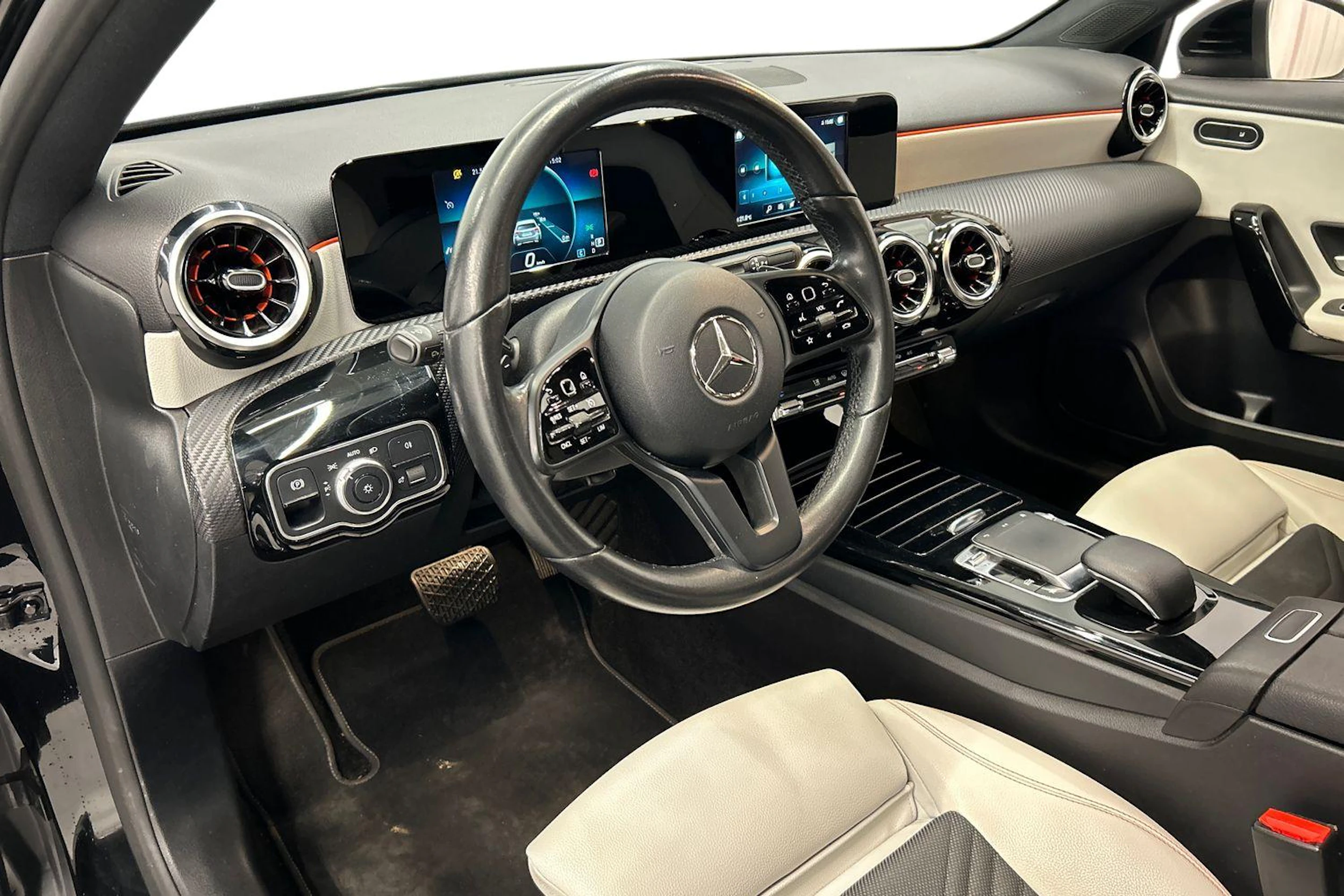 musta Mercedes-Benz A 2018 kuva 6.