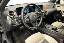 musta Mercedes-Benz A 2018 kuva 6.