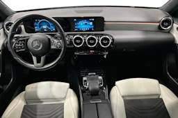 musta Mercedes-Benz A 2018 kuva 7.