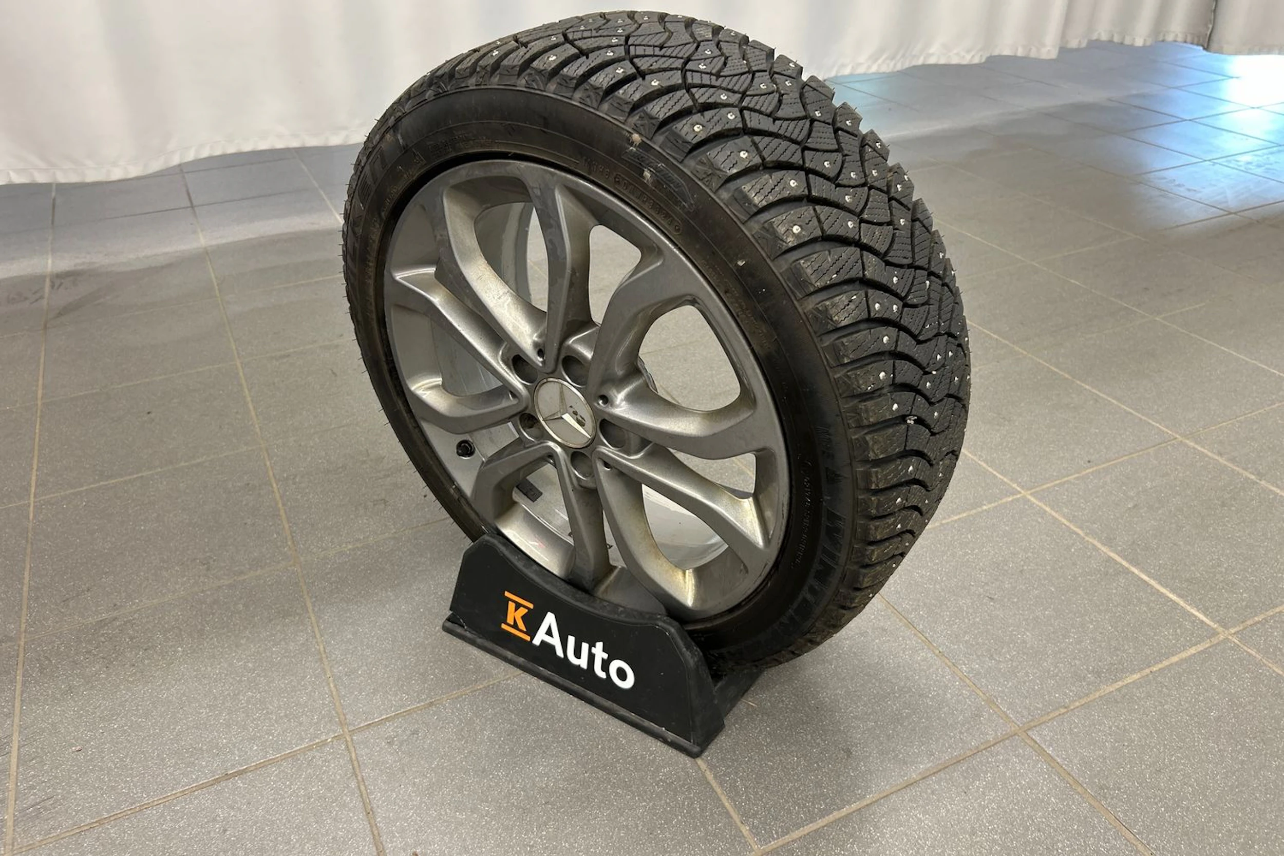 musta Mercedes-Benz A 2018 kuva 13.