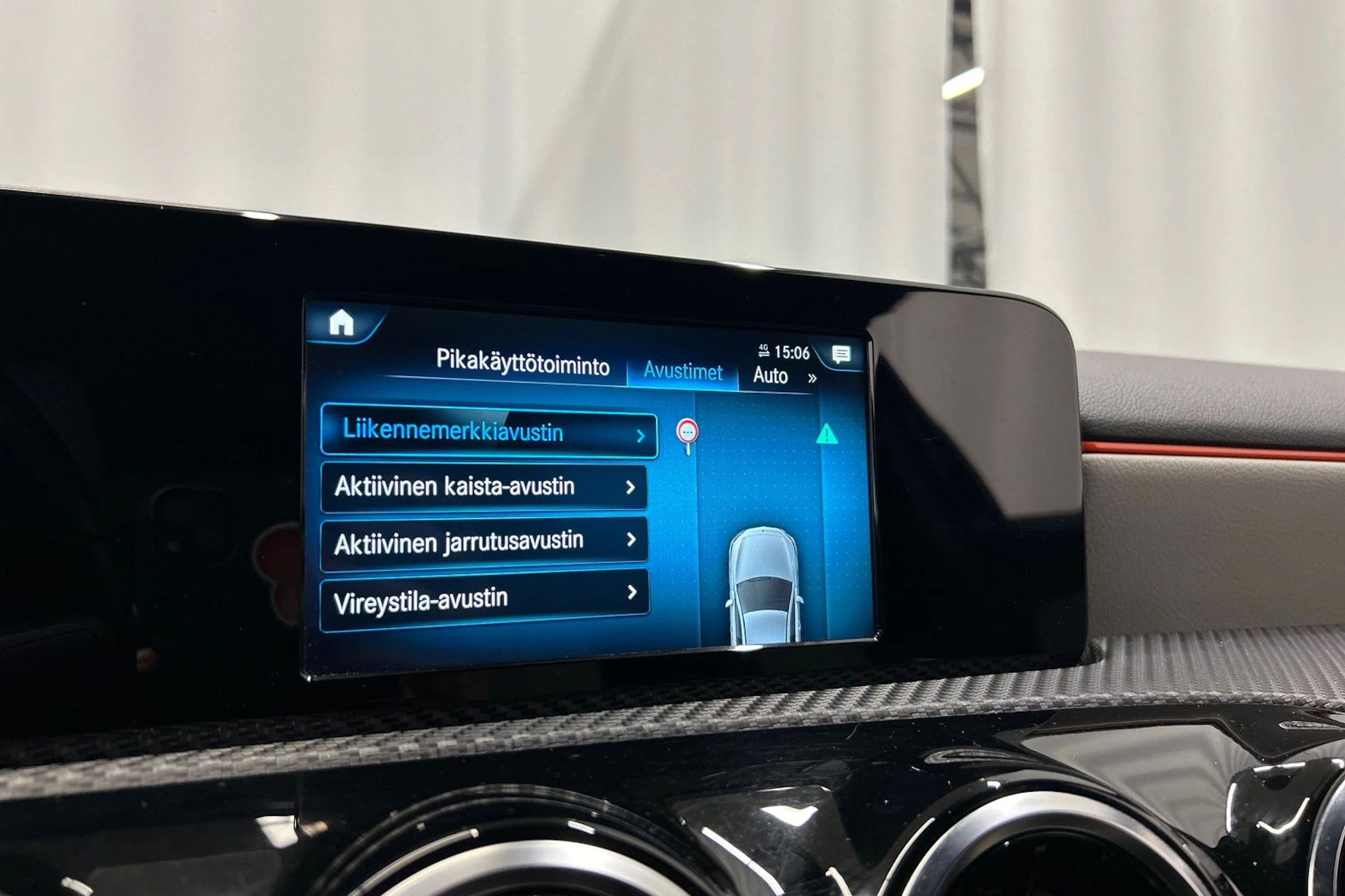 musta Mercedes-Benz A 2018 kuva 18.