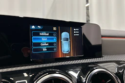 musta Mercedes-Benz A 2018 kuva 19.