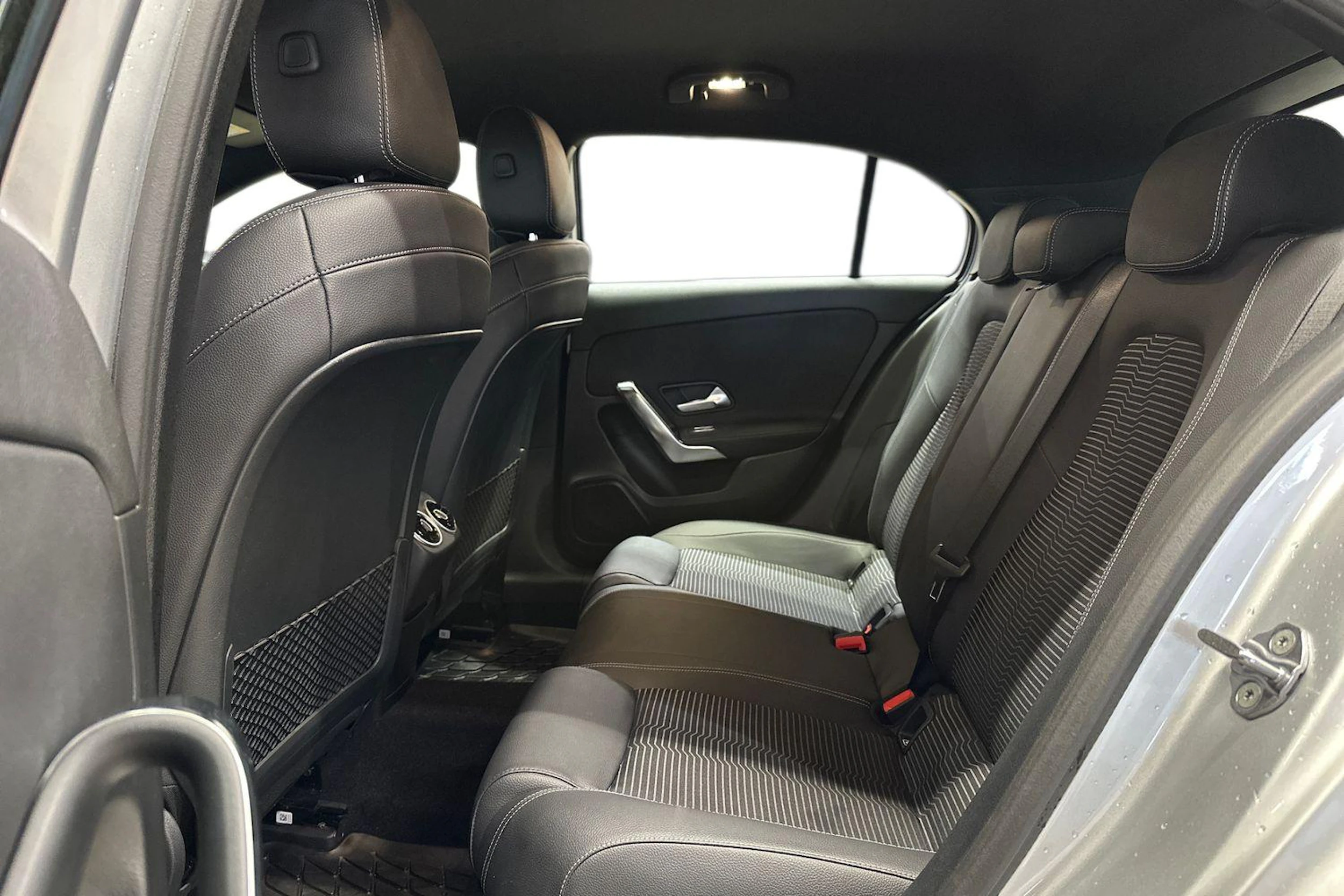 harmaa Mercedes-Benz A 2018 kuva 8.