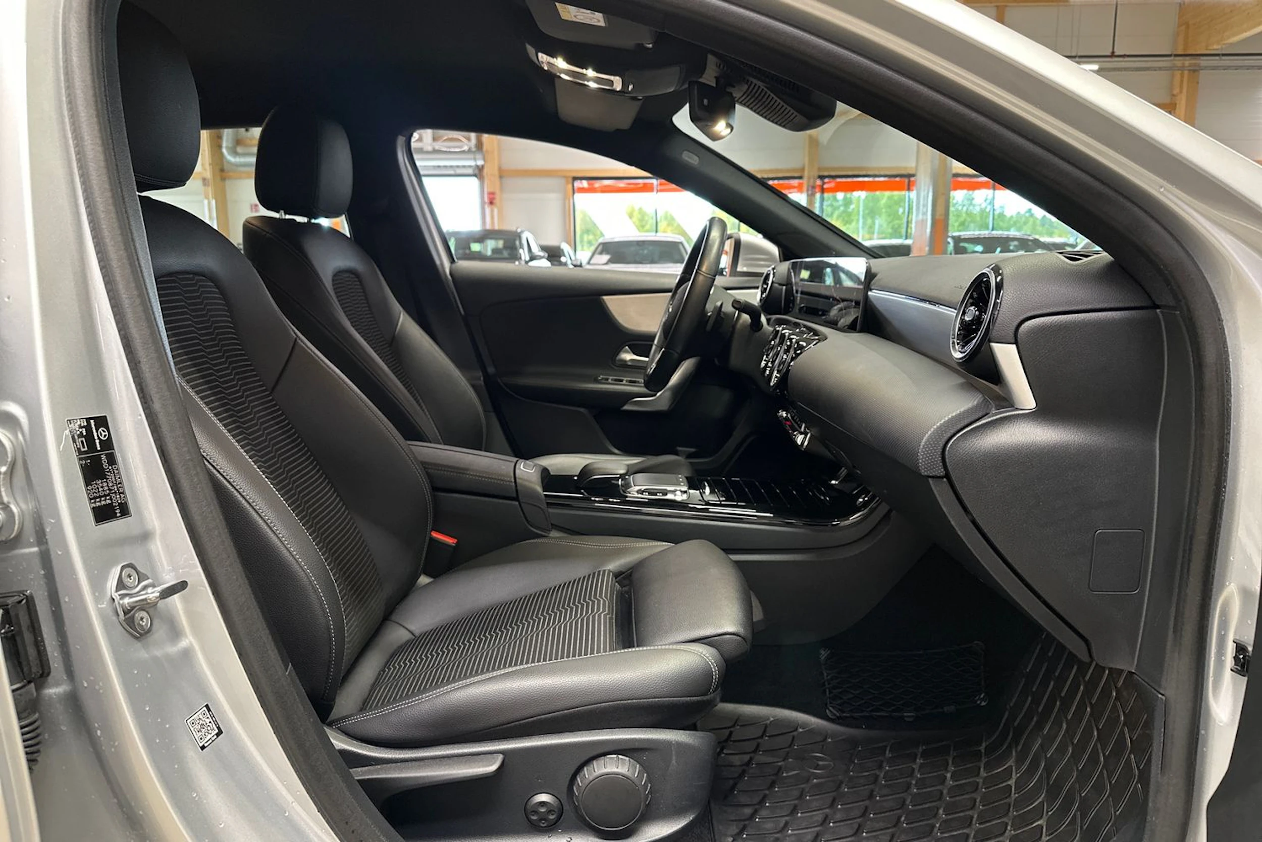 harmaa Mercedes-Benz A 2018 kuva 11.