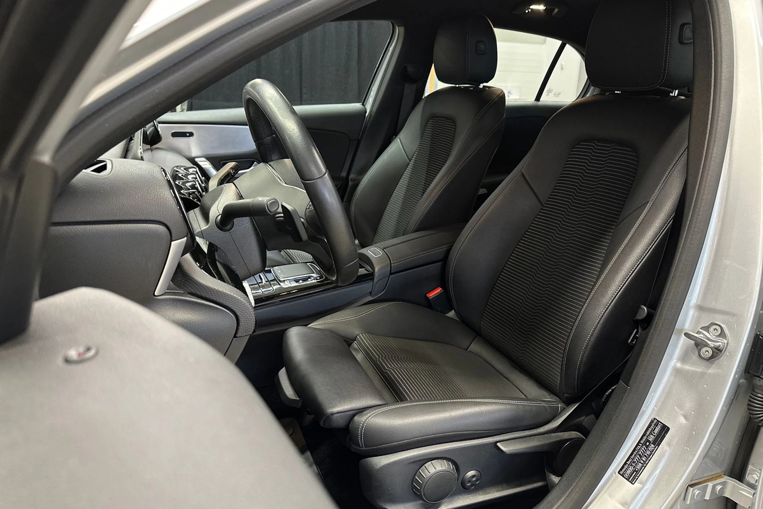harmaa Mercedes-Benz A 2018 kuva 13.