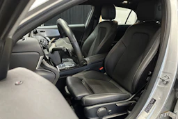 harmaa Mercedes-Benz A 2018 kuva 13.