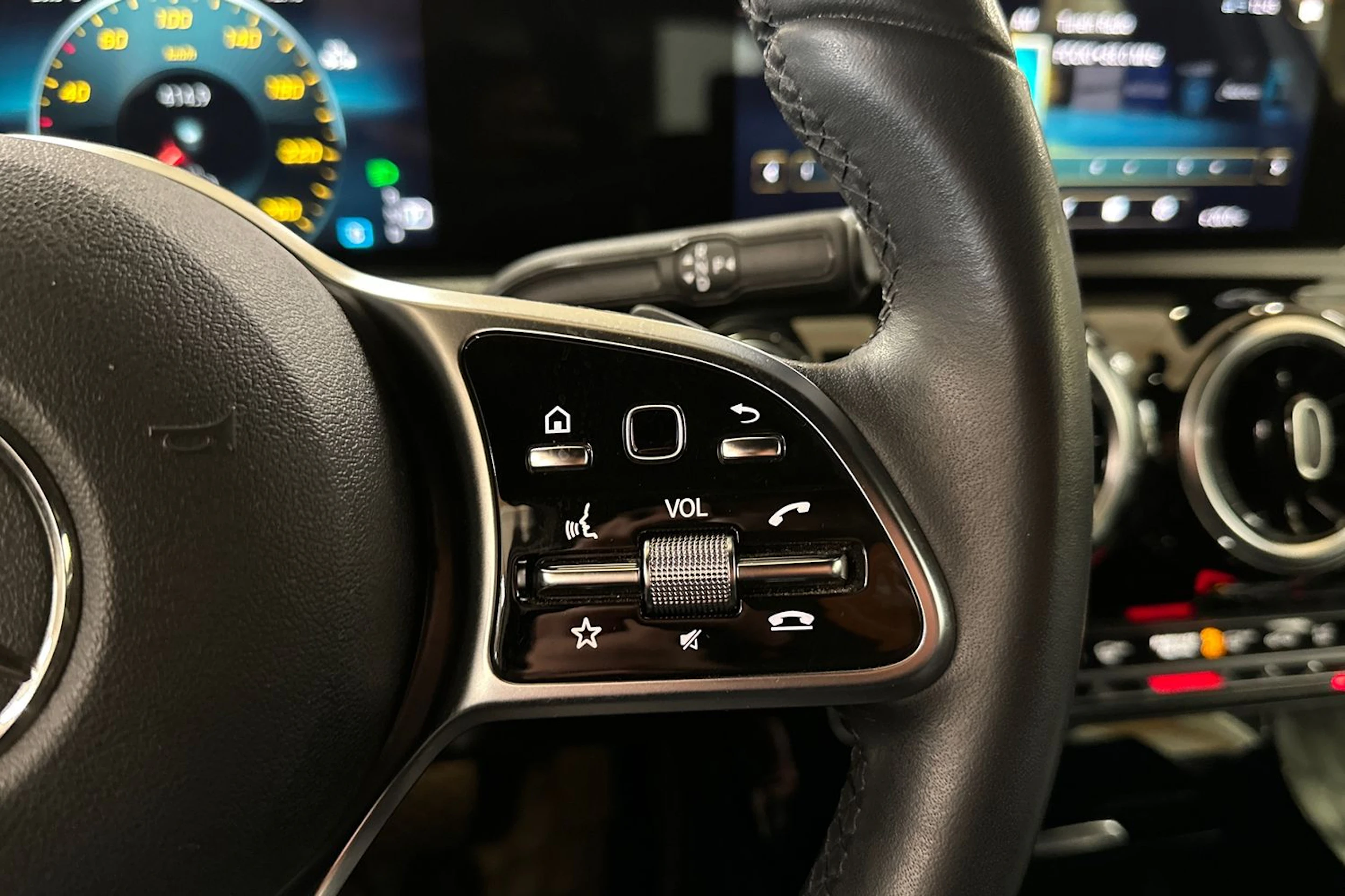harmaa Mercedes-Benz A 2018 kuva 22.
