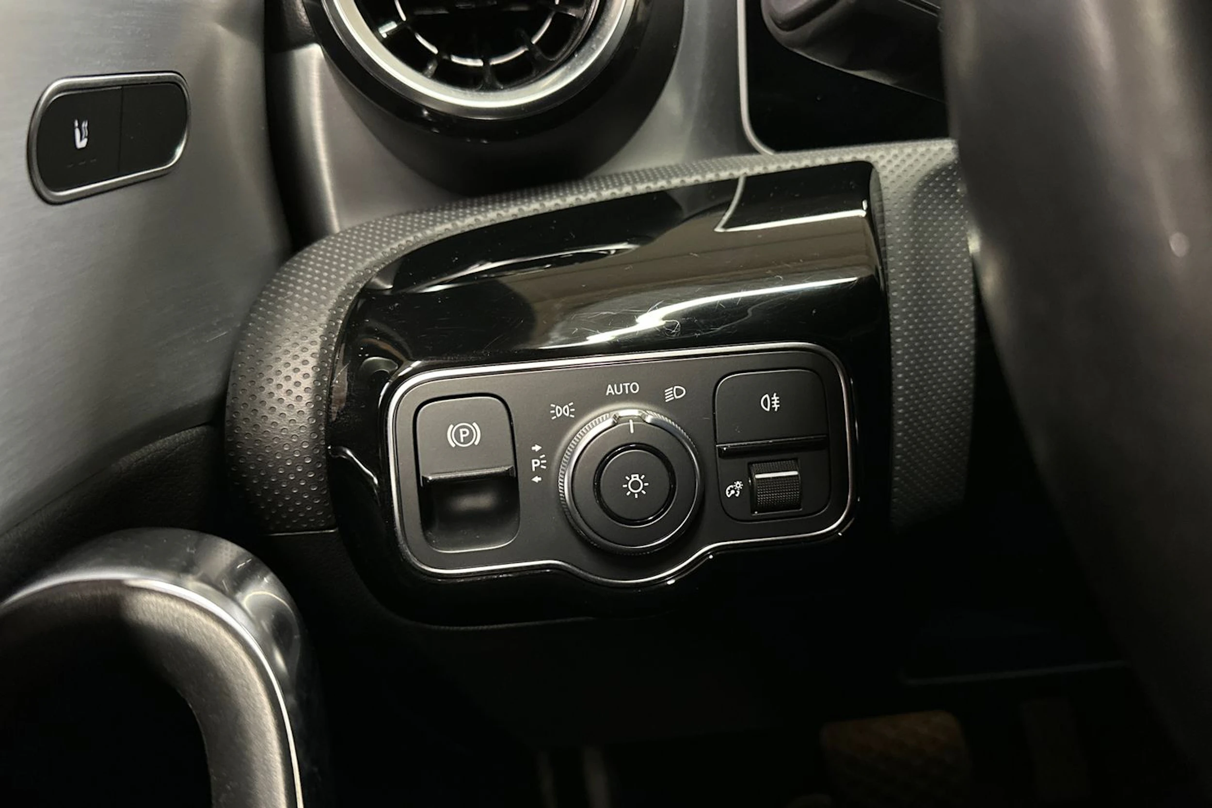harmaa Mercedes-Benz A 2018 kuva 23.