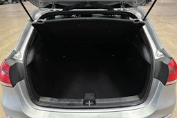 harmaa Mercedes-Benz A 2018 kuva 26.