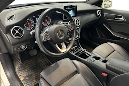 valkoinen Mercedes-Benz A 2018 kuva 3.