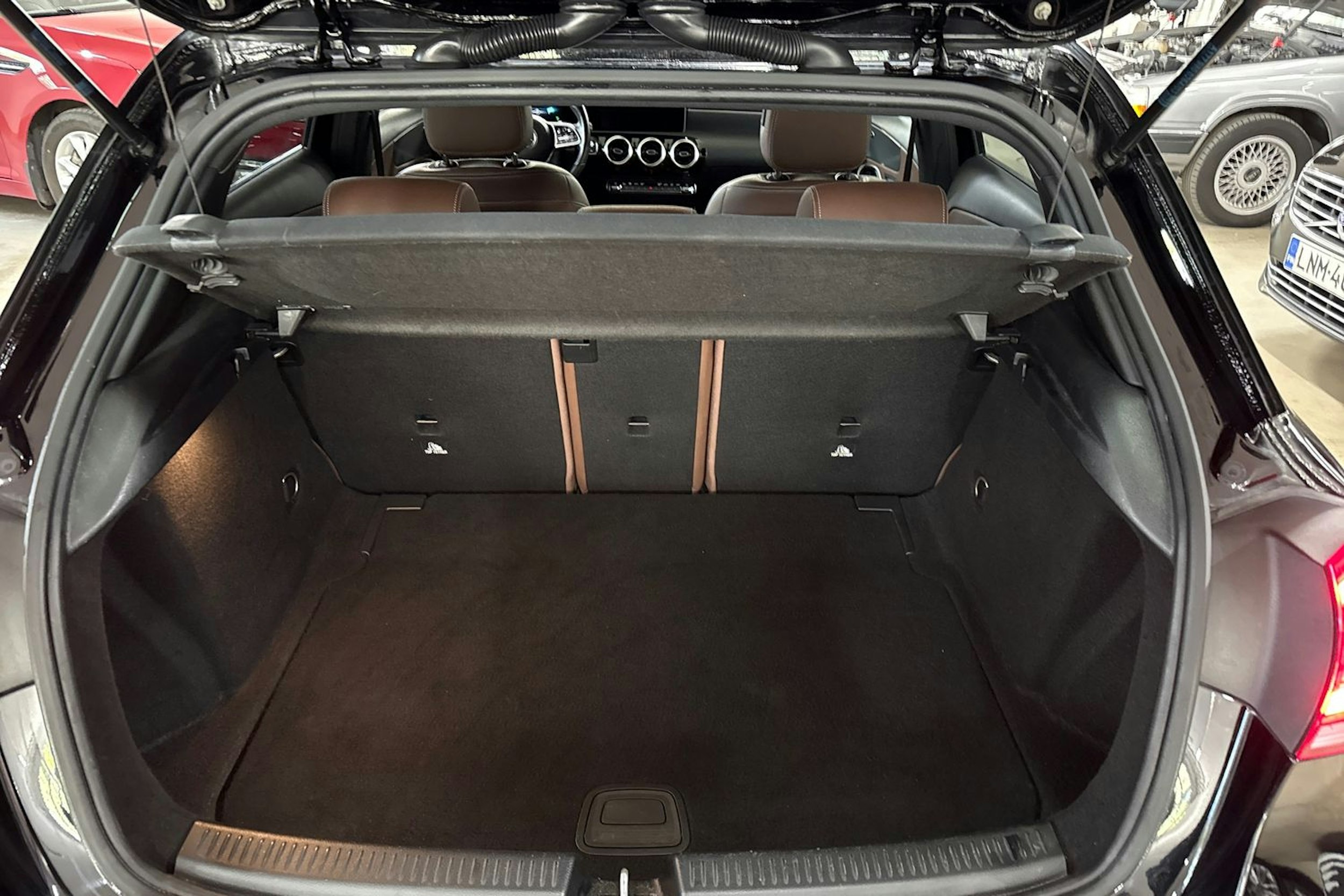 Musta Mercedes-Benz A 2019 kuva 14.