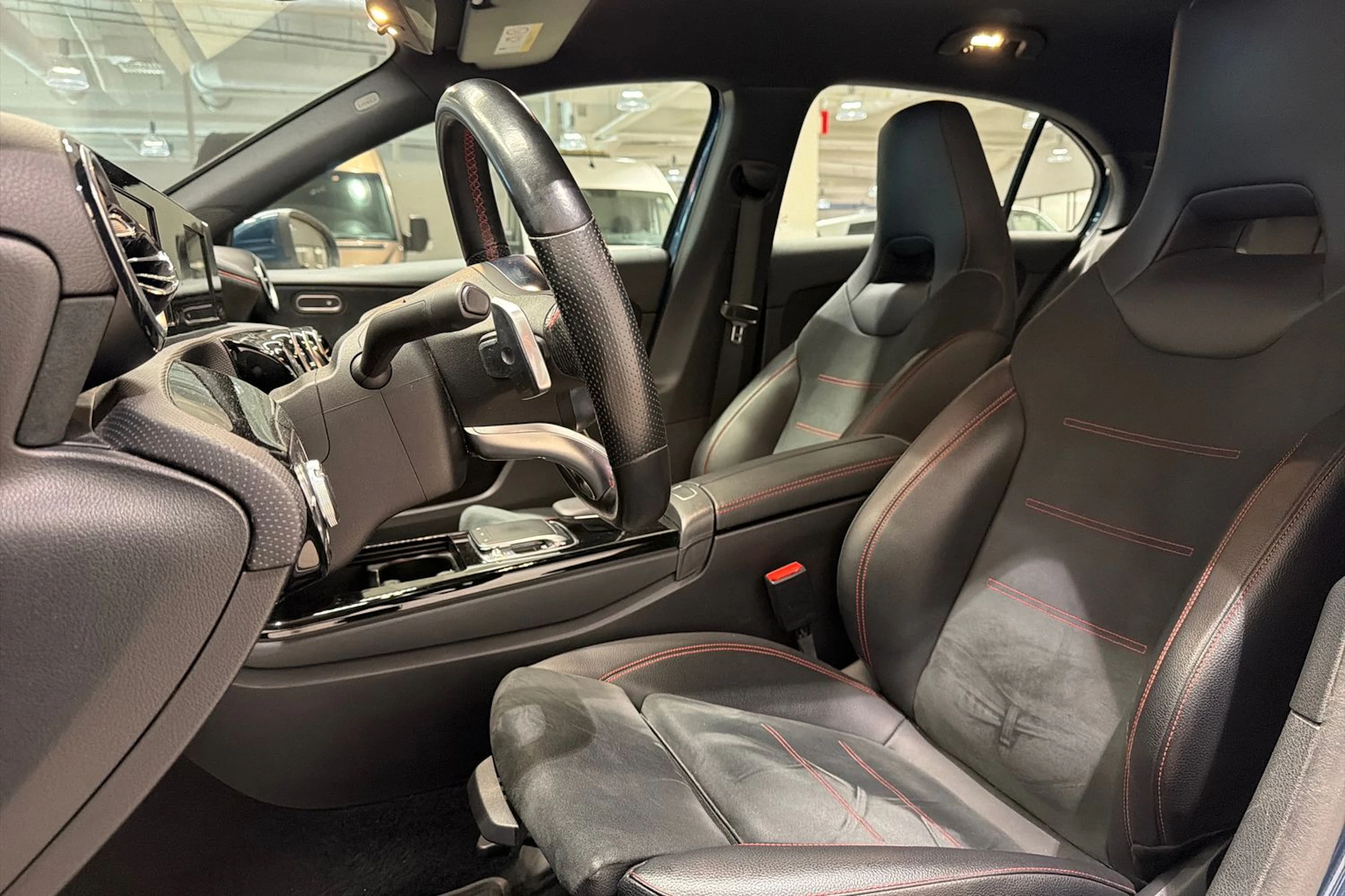 sininen Mercedes-Benz A 2019 kuva 4.