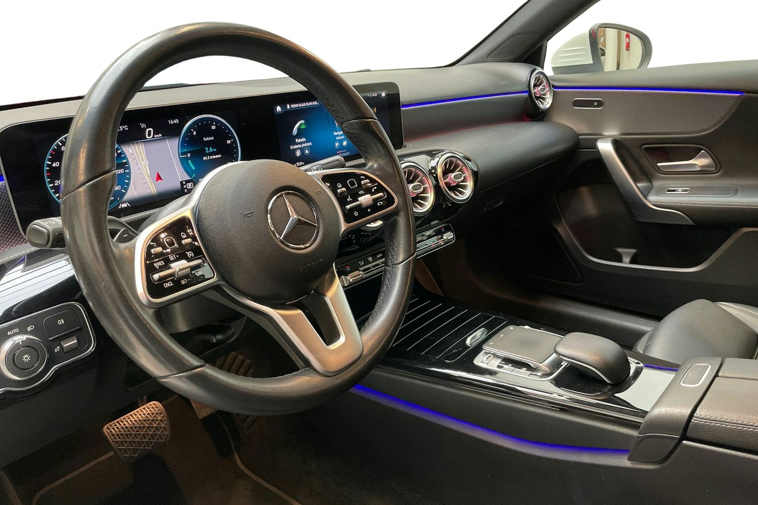valkoinen Mercedes-Benz A 2019 kuva 7.