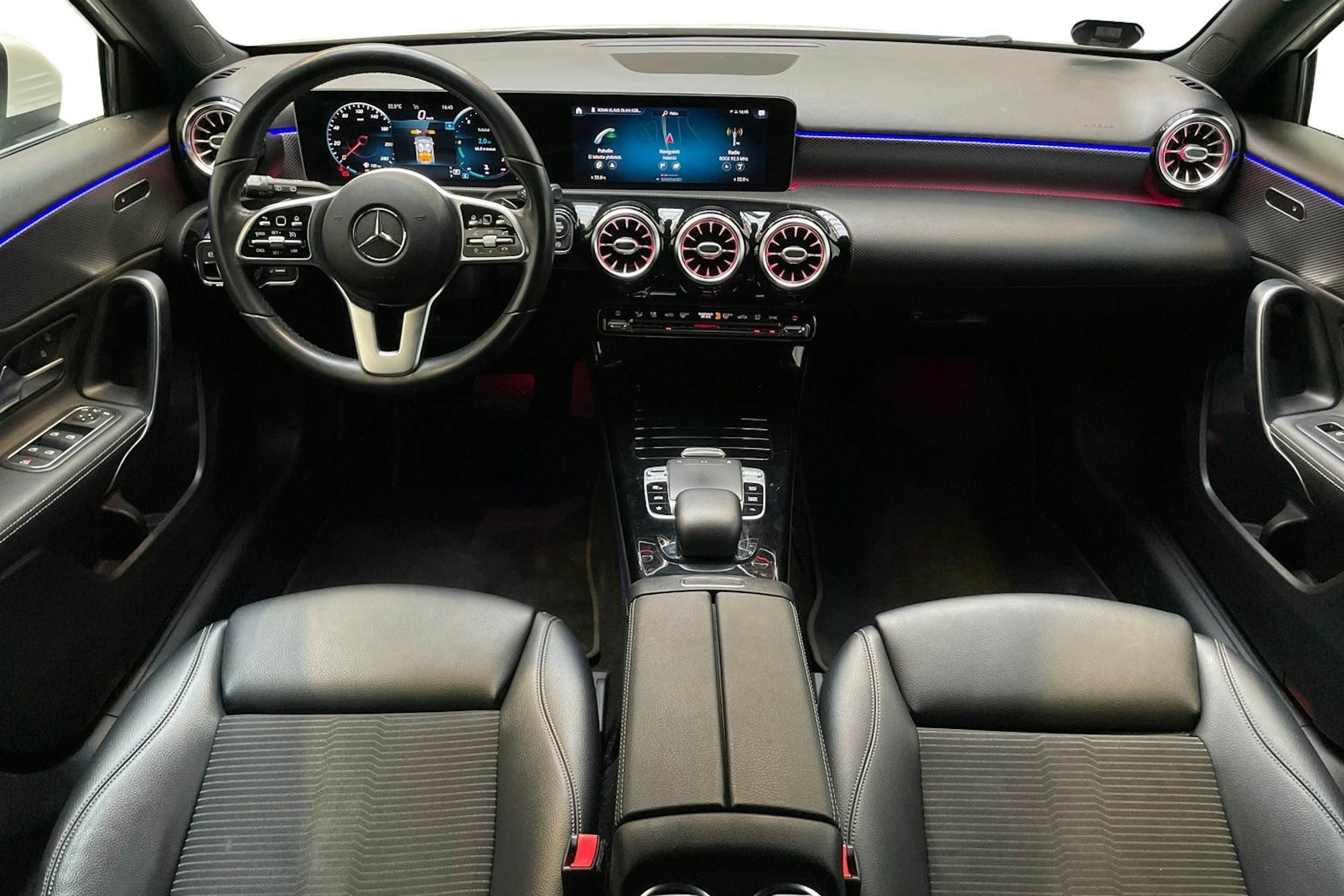 valkoinen Mercedes-Benz A 2019 kuva 9.
