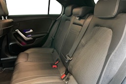 valkoinen Mercedes-Benz A 2019 kuva 10.