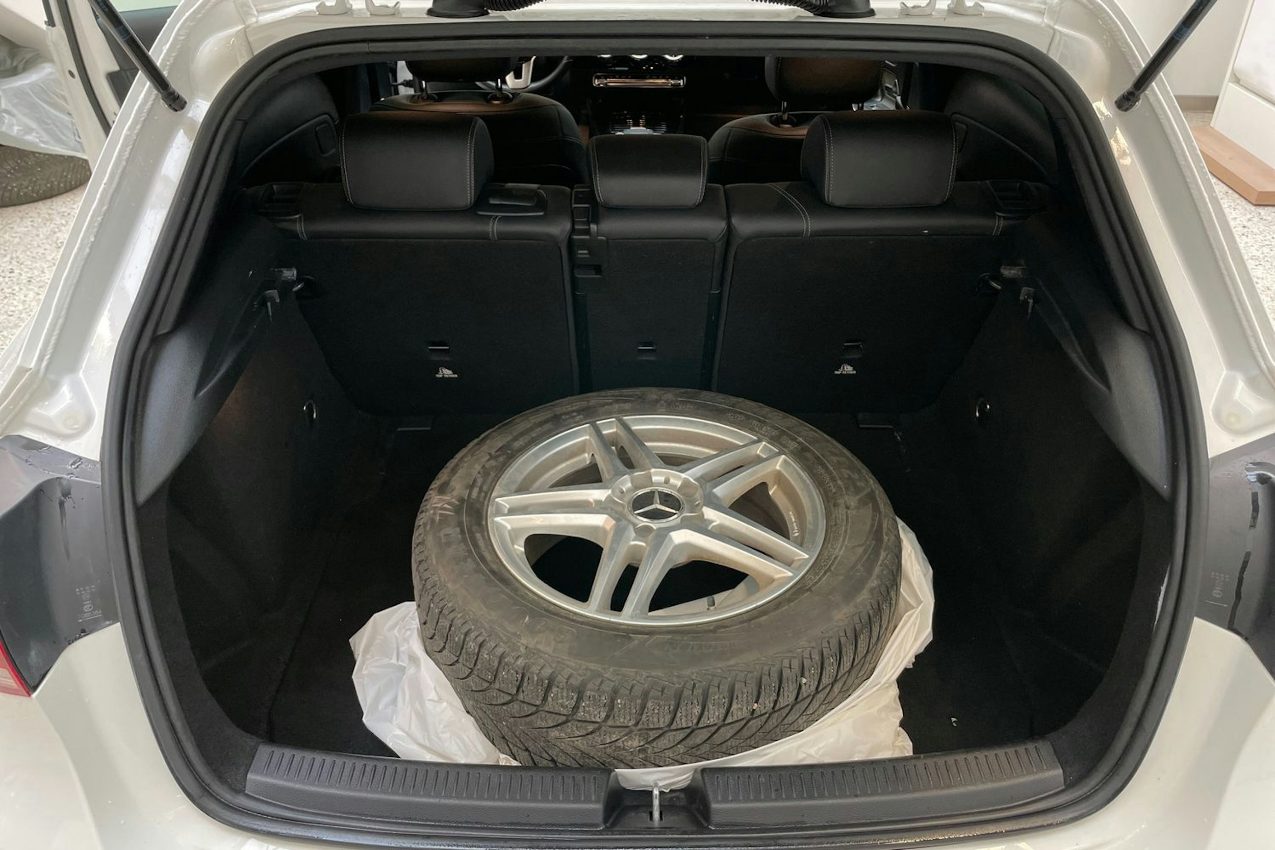 valkoinen Mercedes-Benz A 2019 kuva 15.