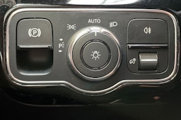 valkoinen Mercedes-Benz A 2019 kuva 17.