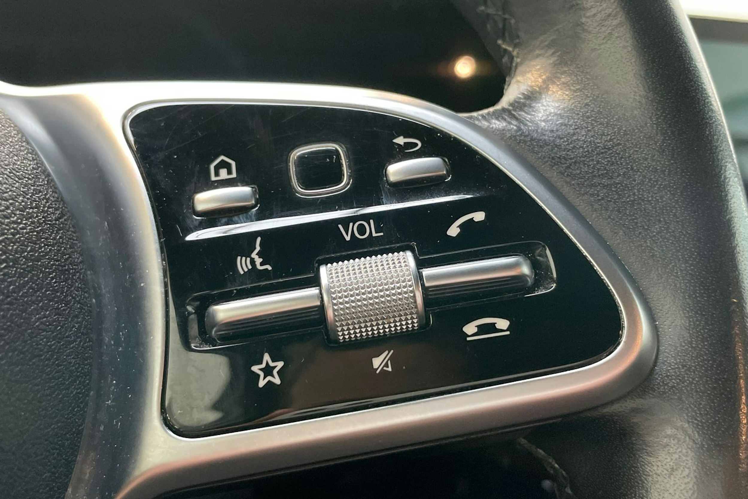 valkoinen Mercedes-Benz A 2019 kuva 19.
