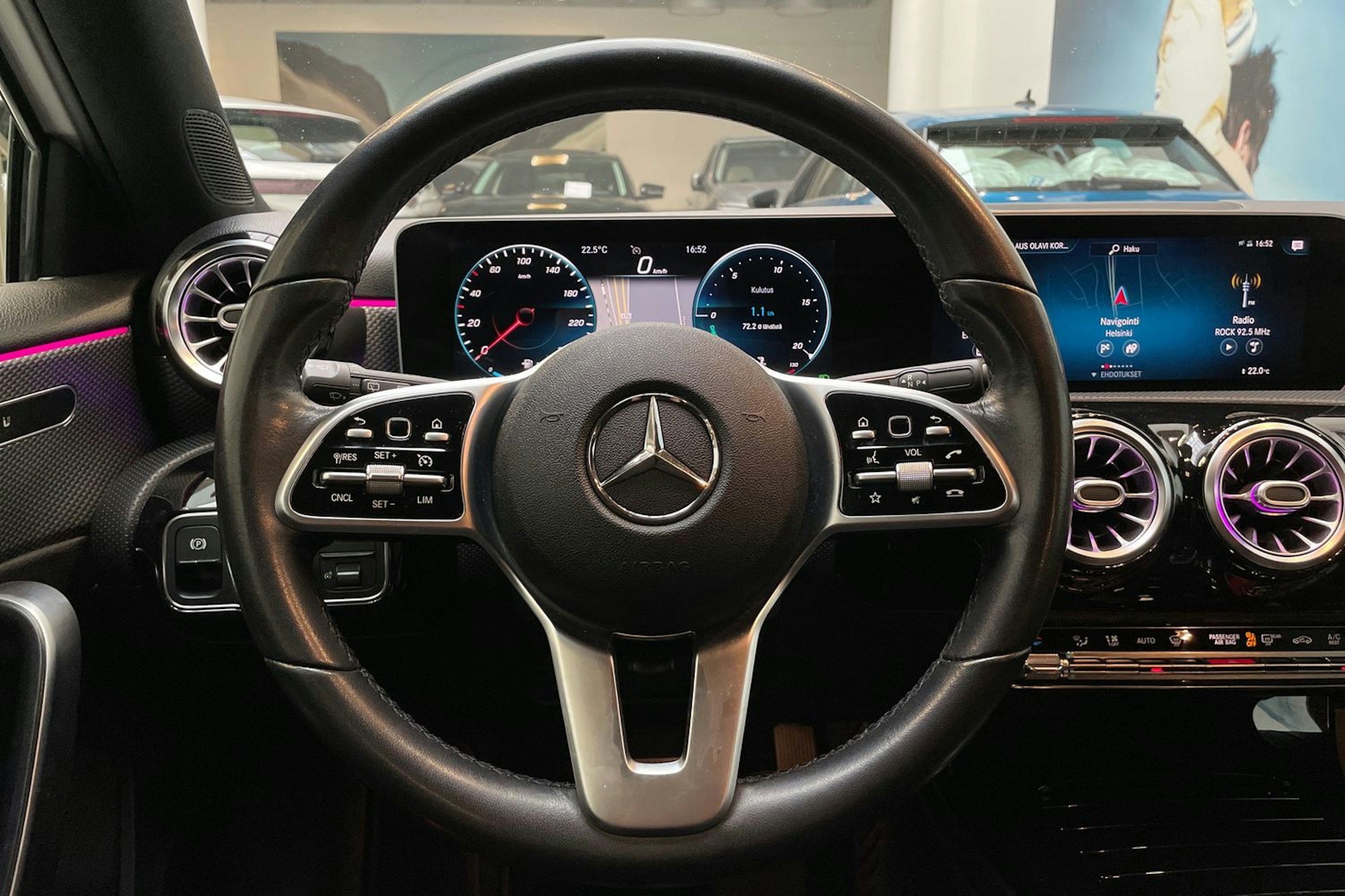 valkoinen Mercedes-Benz A 2019 kuva 20.
