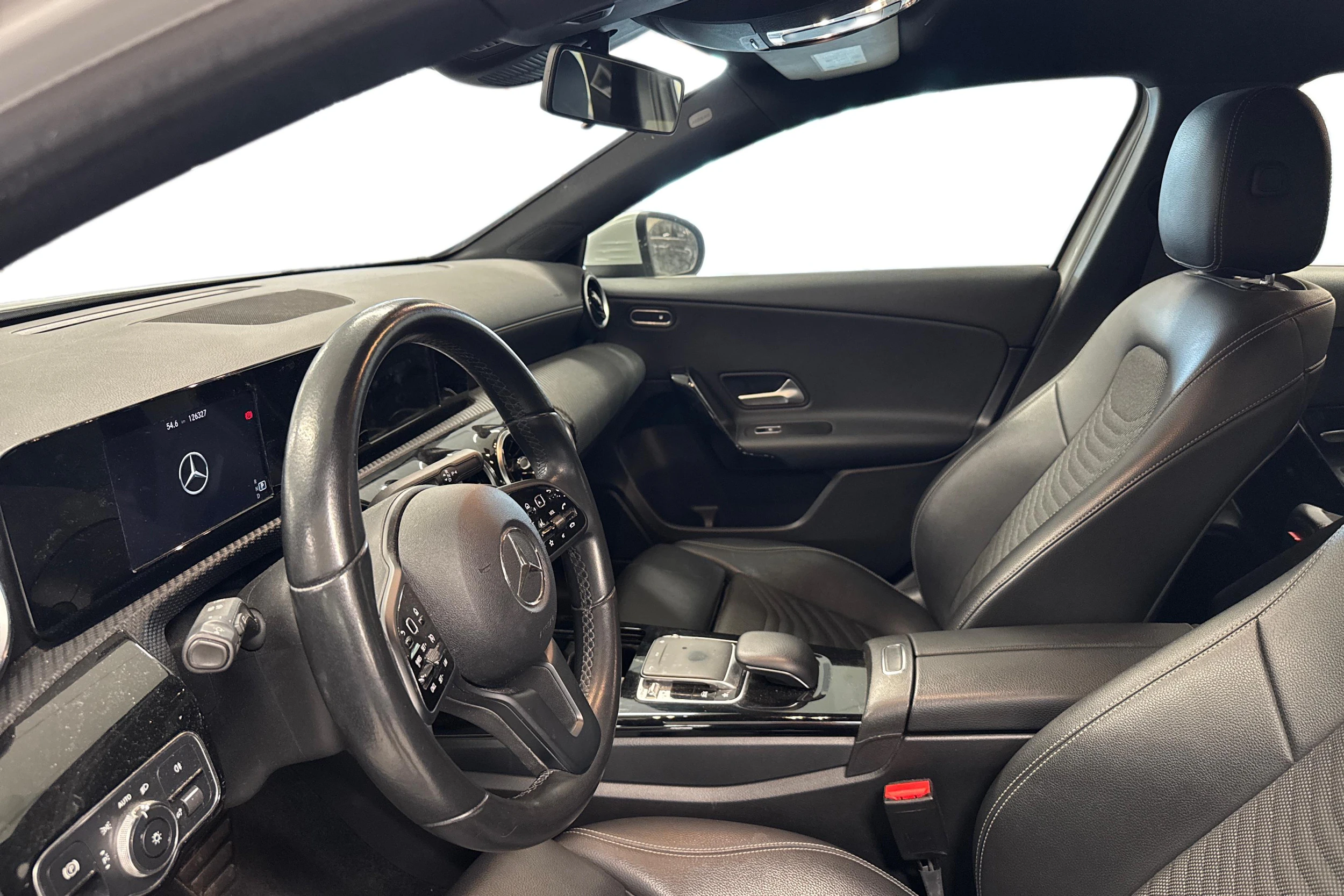 Valkoinen Mercedes-Benz A 2019 kuva 3.