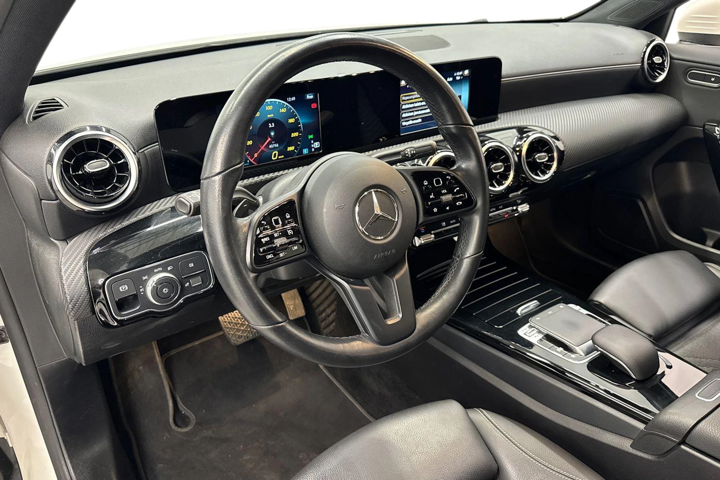 valkoinen Mercedes-Benz A 2019 kuva 8.