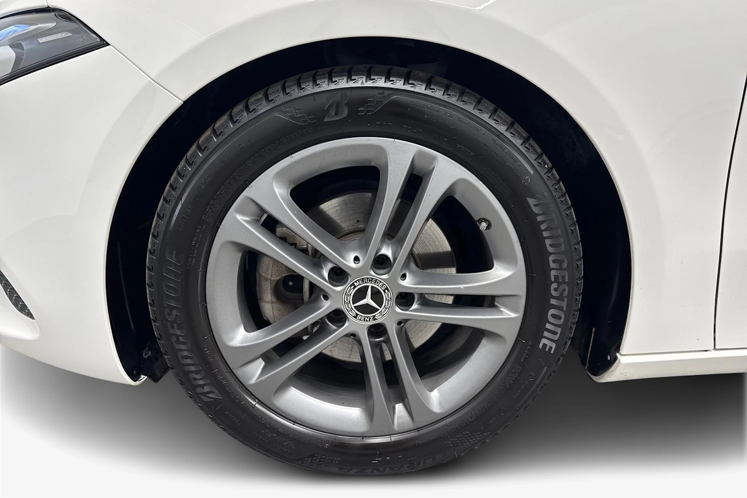 valkoinen Mercedes-Benz A 2019 kuva 12.