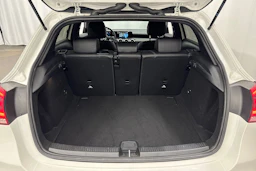 valkoinen Mercedes-Benz A 2019 kuva 16.