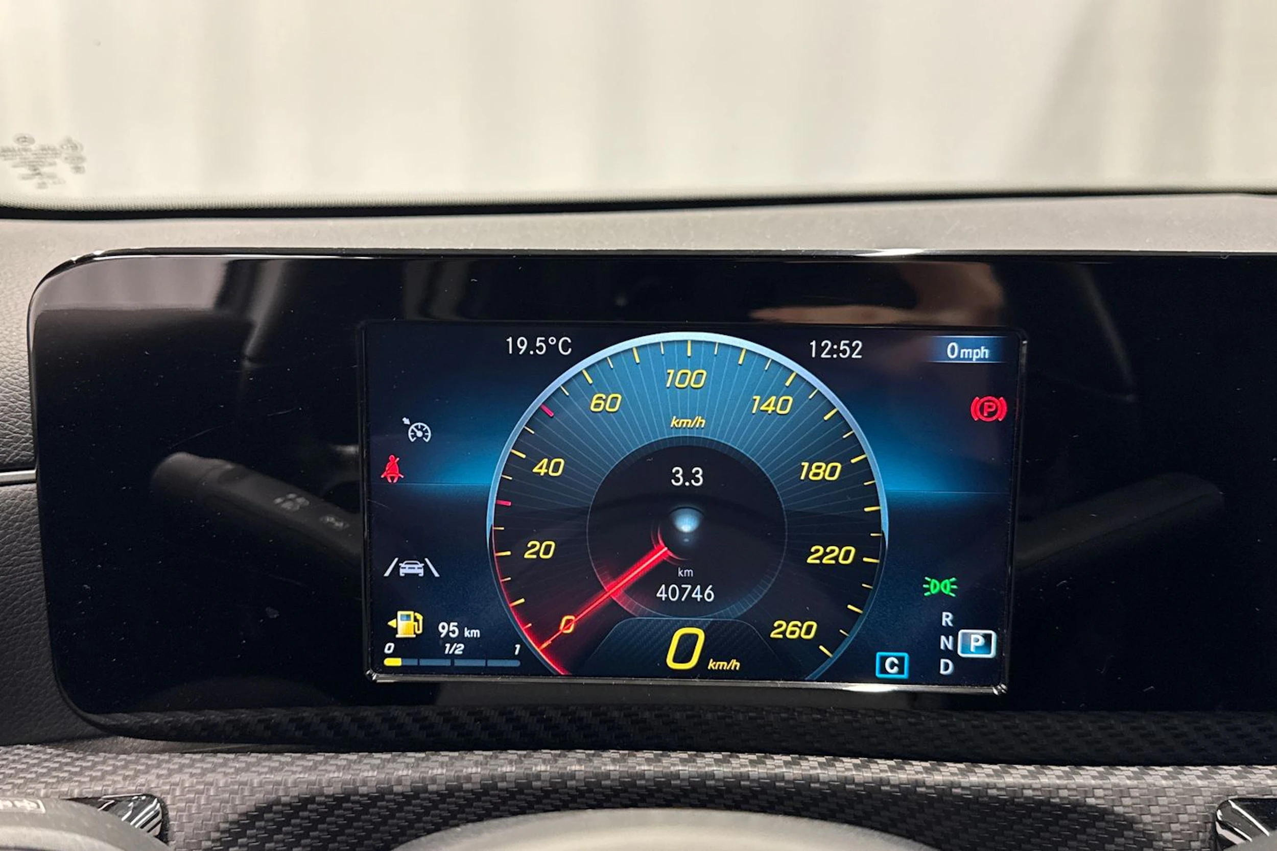 valkoinen Mercedes-Benz A 2019 kuva 18.