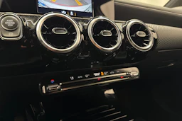 valkoinen Mercedes-Benz A 2019 kuva 24.