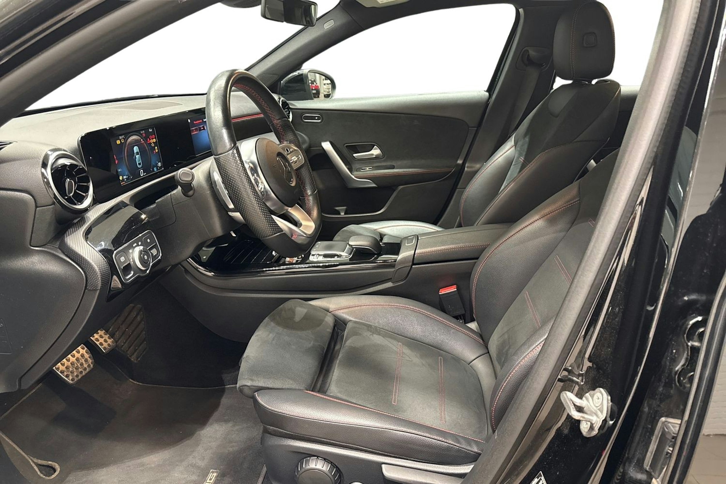 musta Mercedes-Benz A 2019 kuva 7.