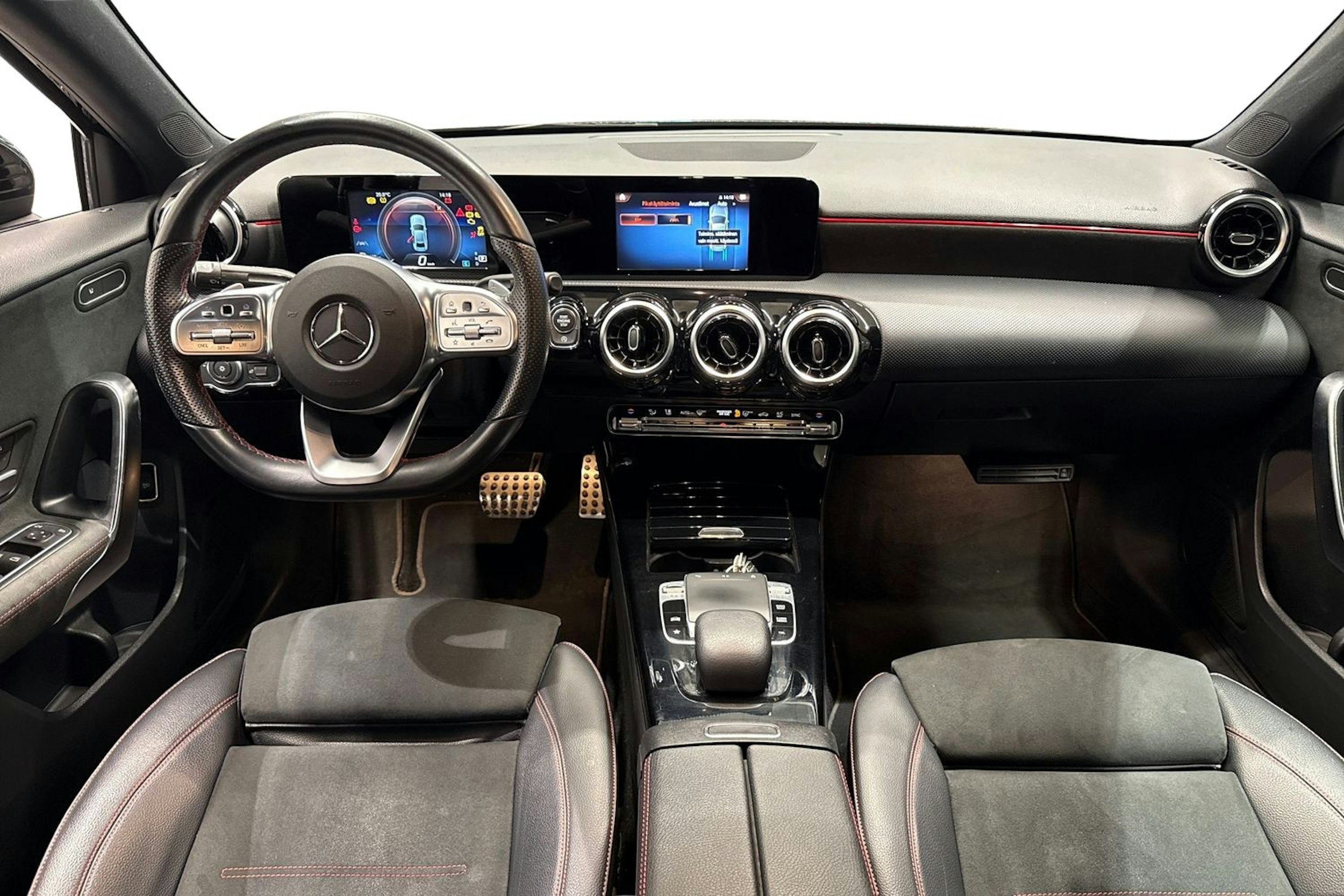 musta Mercedes-Benz A 2019 kuva 9.
