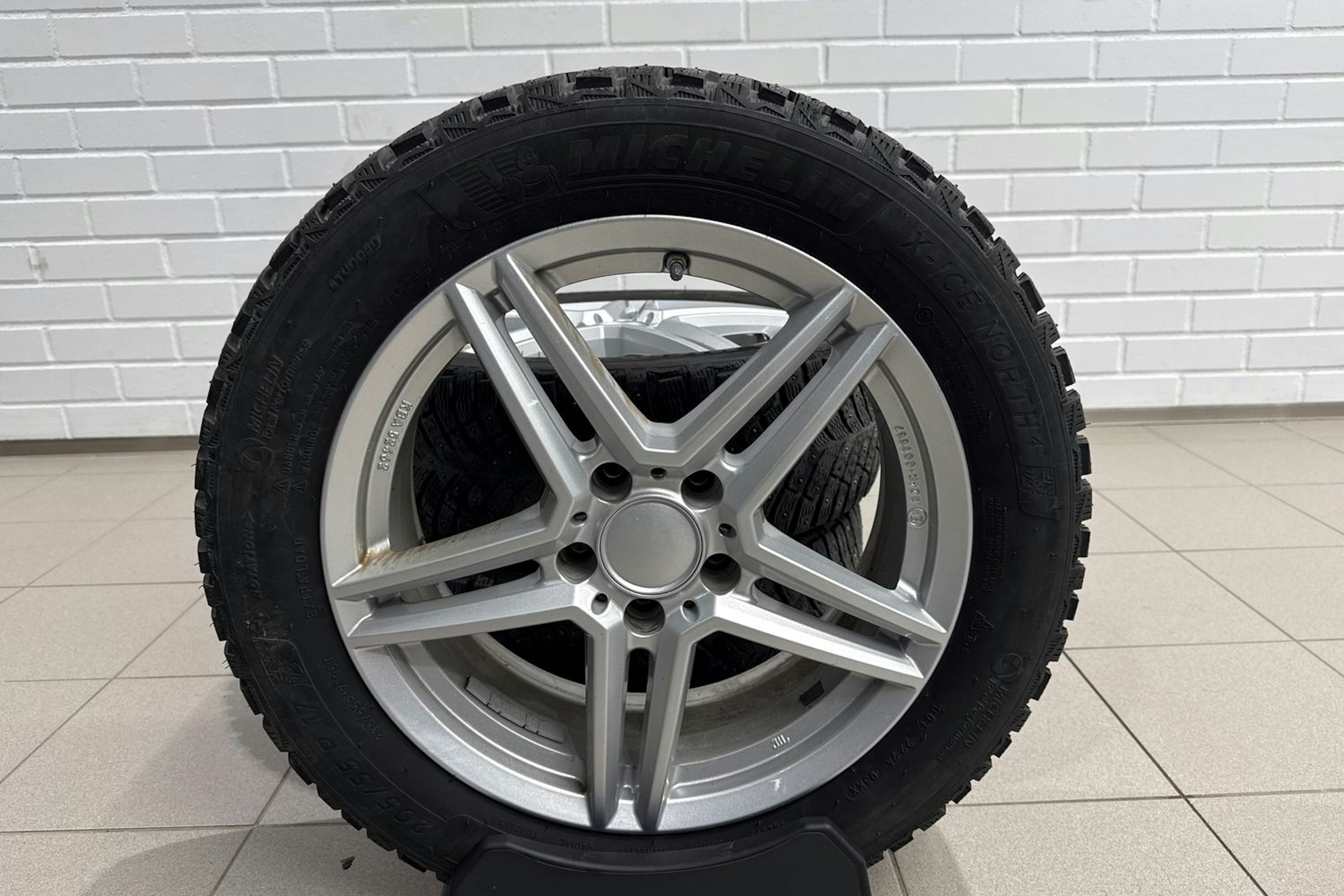 musta Mercedes-Benz A 2019 kuva 13.