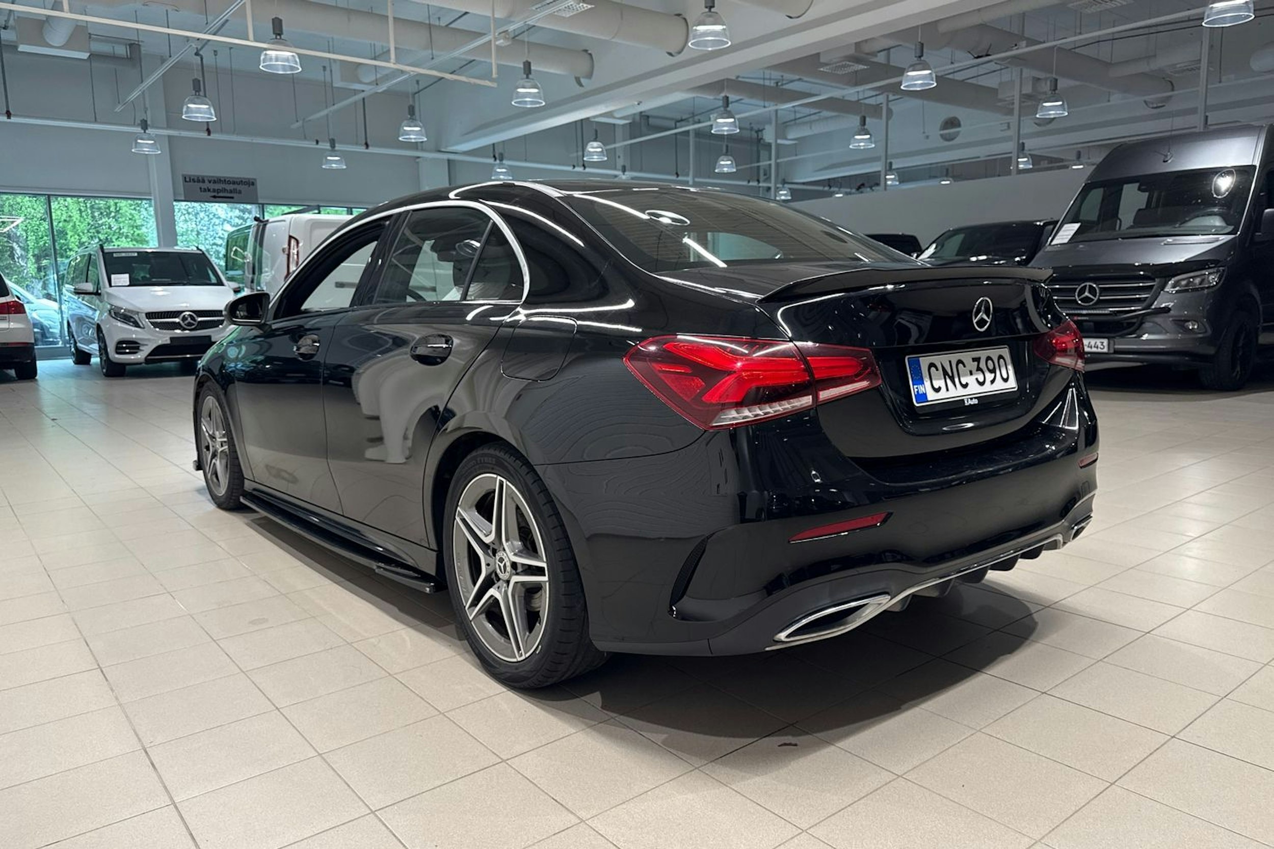 musta Mercedes-Benz A 2019 kuva 14.