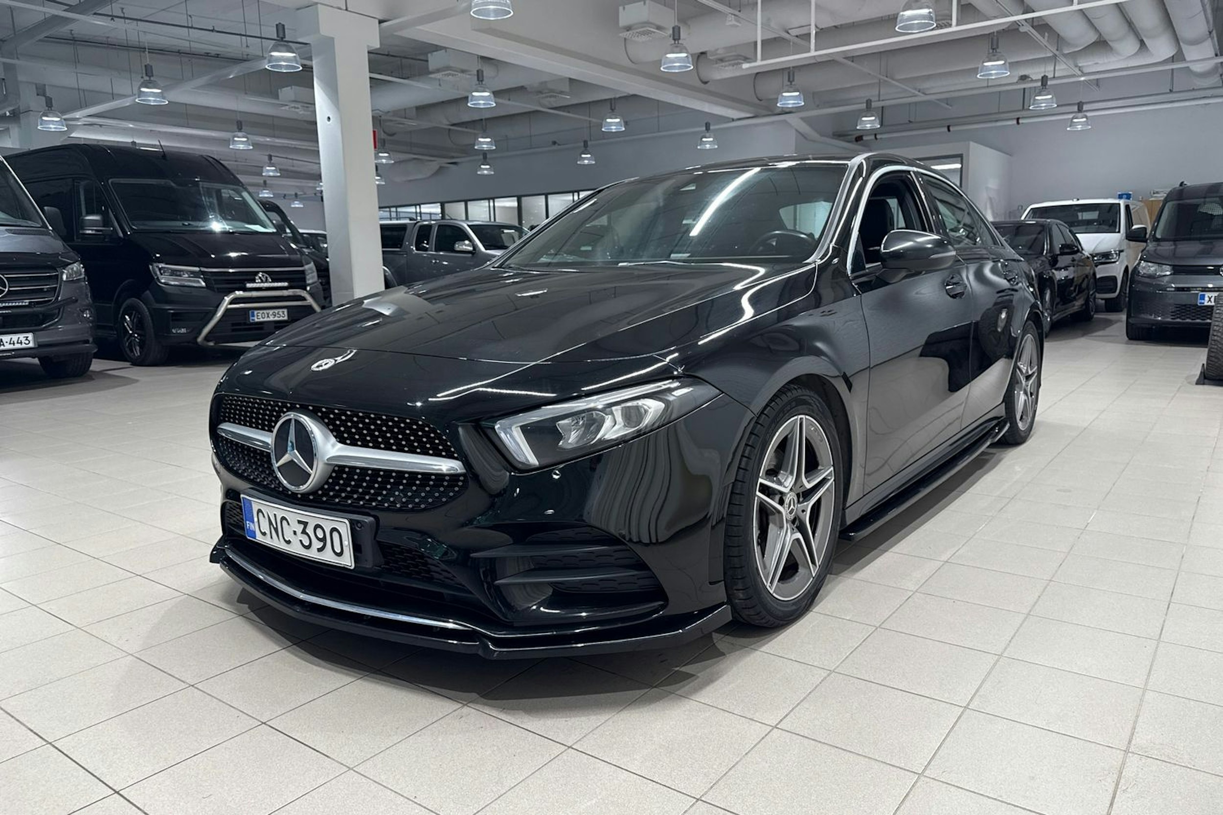 musta Mercedes-Benz A 2019 kuva 15.
