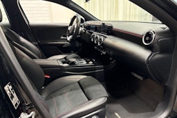musta Mercedes-Benz A 2019 kuva 24.