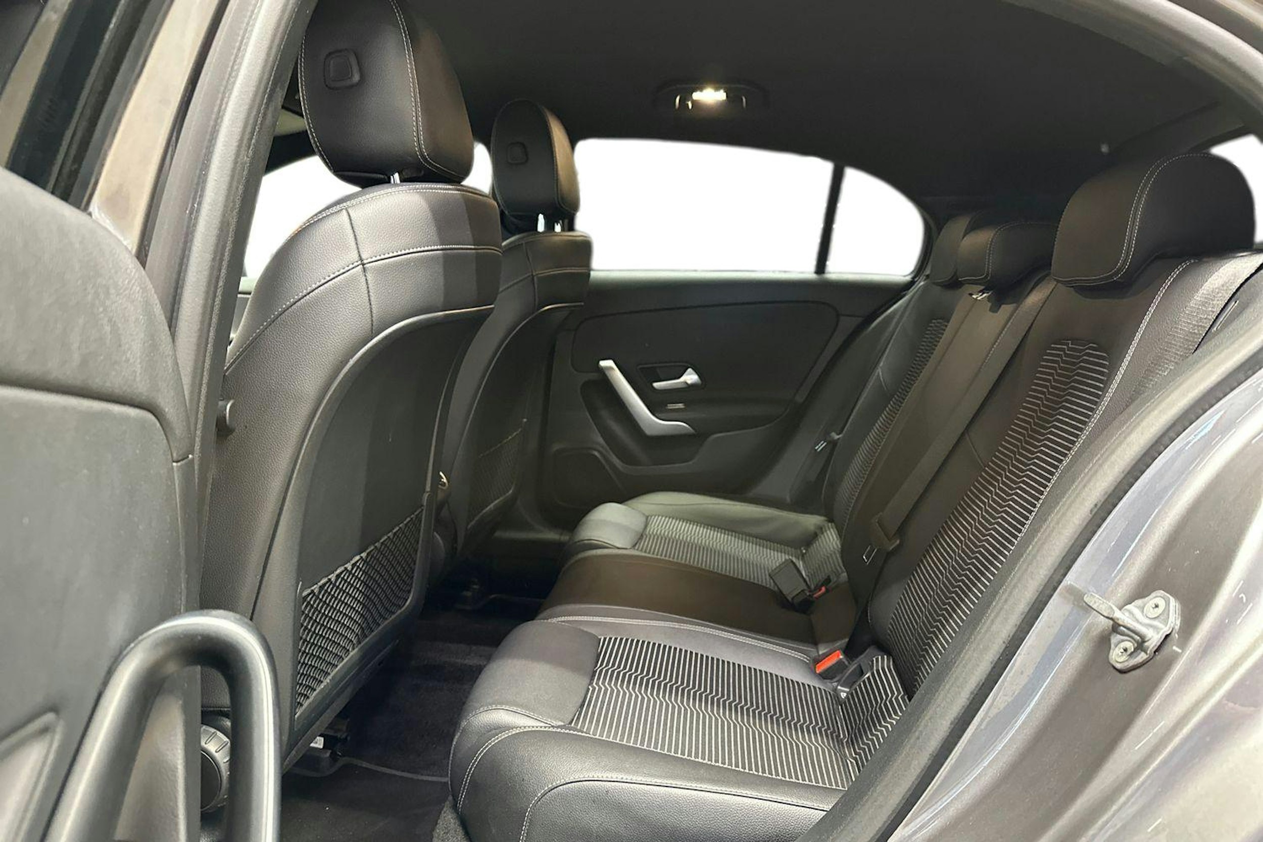 harmaa Mercedes-Benz A 2019 kuva 10.