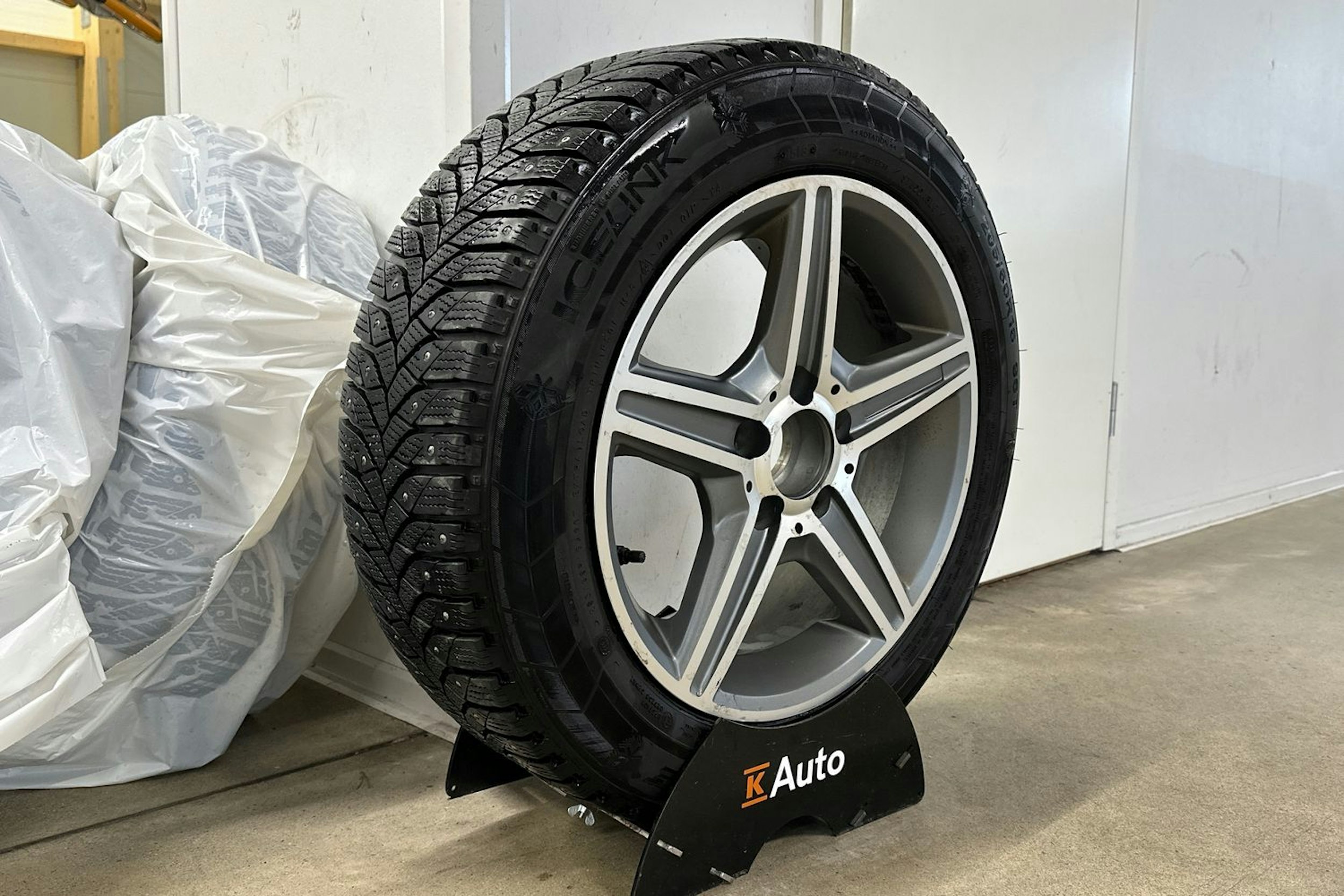 harmaa Mercedes-Benz A 2019 kuva 13.