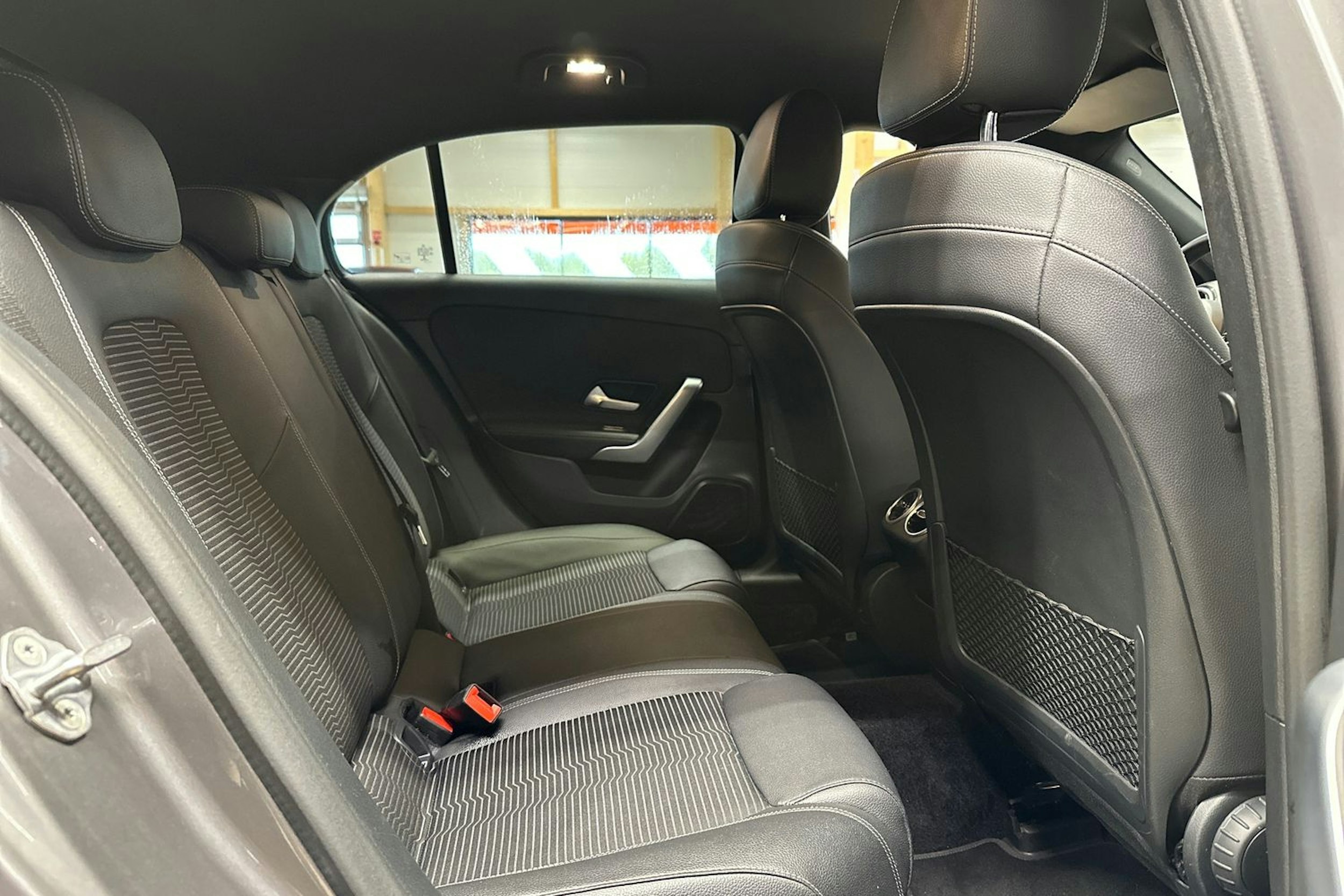 harmaa Mercedes-Benz A 2019 kuva 16.